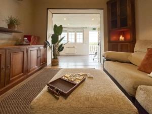 Chalet con piscina, jacuzzi y vistas al mar, a 5 min del puerto de Cudillero