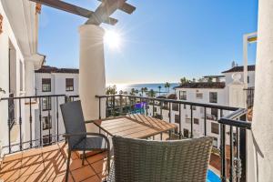 Lovely Beachfront Apartment in La Duquesa - RDR527