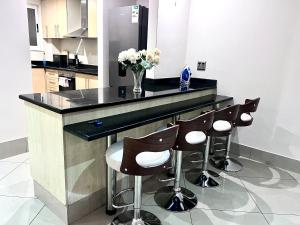 Seaview Horizon Ocean View Near Cruise Port Two-Bedroom Apartment