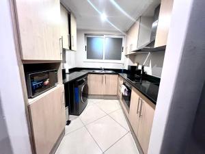 Seaview Horizon Ocean View Near Cruise Port Two-Bedroom Apartment