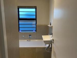 Elegant, Relaxing Gateway House in Cape Town