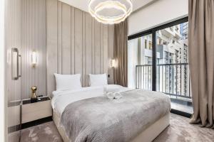 Elegant 1BR Sobha Crest City Views