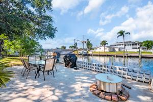 Waterfront Fishing Pier - The Pier Cottage