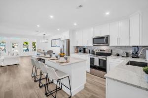 Waterfront Fishing Pier - The Pier Cottage