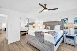 Waterfront Fishing Pier - The Pier Cottage