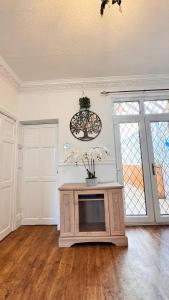 Spacious house in Hamilton with free parking & WiFi