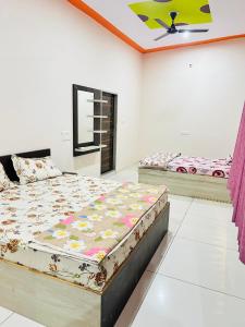 New hotel Arjun place, Reengus