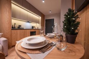 Fleurmont Apartment by Cracovia Prime