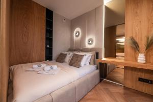 Fleurmont Apartment by Cracovia Prime