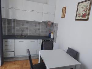 Luxury Andrej Apartment with Garage