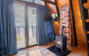 Golden Cabin 2 Gjinar by PikHost