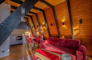 Golden Cabin 3 Gjinar by PikHost