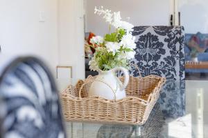 Brighton Blissful - Couples Villa Pool Spa Sauna