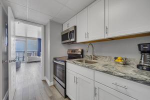 Winter Rates!Heavenly OceanfrontRelaxingPenthouse! B1432