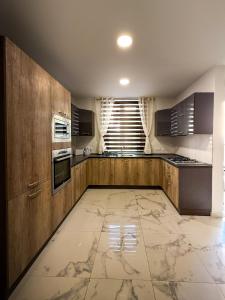 Sannat Luxe Living - 3-Bedroom Apartment