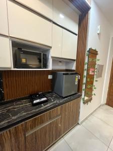 Supertech Royal Paradise Studio BnB