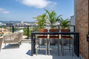 Vila do Sol 405 B4 – Cobertura Duplex - 3 Suítes - 2 Vagas de Garagem | Praia de Canto Grande