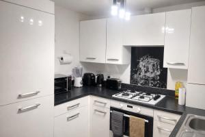 Spacious 2-Bedroom Home in Margate with Free Parking & Pet Friendly