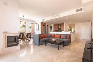 Cascadas de Las Lomas Calahonda - Bright Apartment