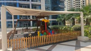 Bay Central 1BR with Full Marina View