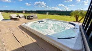 Brand New Home with 4 En-Suites, near Disney