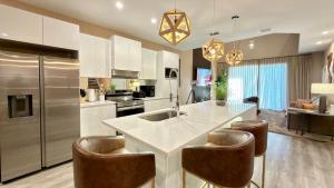 Brand New Home with 4 En-Suites, near Disney