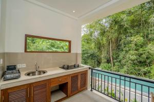 Krish Villa C - 1BR Private Pool & Lush Jungle View