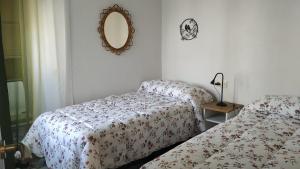 Flor de Almendro, cerca de Toledo y Puy du Fou