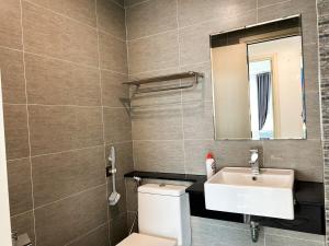 Modern Apartment Free Pool & Gym, Kris Vue D2