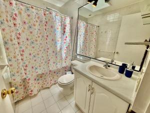 Hermosa Casa en Condominio con Vista al Mar