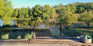 VIVA LA VIDA Lake house