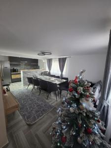 Cabana La Poalele Giumalaului