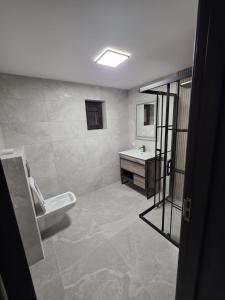 La Poalele Giumalaului 2