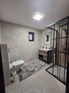 La Poalele Giumalaului 2