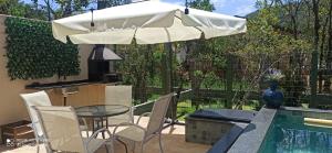 Casa Esmeralda duplex NOVA com piscina em Bombinhas, Mariscal