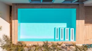 Designer Luxury Penthouse with Private Pool & BBQ