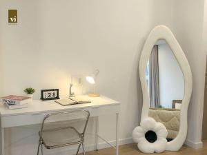 Căn hộ 2PN MT Eastmark 2BR Apartment with Pool