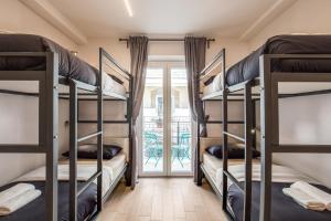 Vierbettzimmer mit Balkon