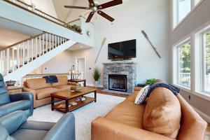 Lake Norris Epic Aqua Haven Sleeps 8 - Deck - Grill