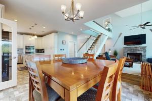 Lake Norris Epic Aqua Haven Sleeps 8 - Deck - Grill