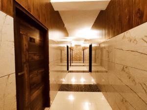 SKY HOMESTAYS - Smart Budget Rooms Near DAV Collage