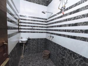 SKY HOMESTAYS - Smart Budget Rooms Near DAV Collage