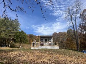 Charming Tiny Home Studio Sleeps 2 - Grill - Porch