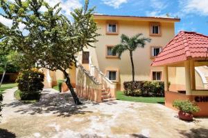 Private balcony I Gated Playacar I Pool On Site!