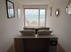 Appartement avec WIFI, VUE SUR MER à 200m plage à PERROS-GUIREC - Réf 827