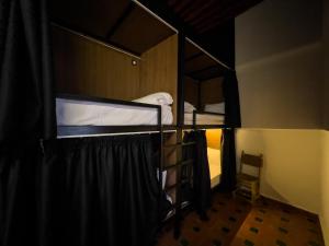 Capsule Hostel Tarbiaat 44