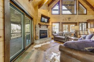 Riverfront Cabin with Mtn Views in Robbinsville