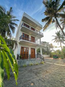 Nature Green Emerald - Mirissa