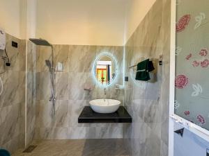 Nature Green Emerald - Mirissa