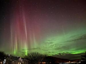 Beautiful Coastal retreat with beach and large garden